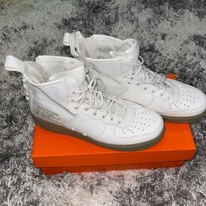 Nike SF Air Force 1 Mid- men’s size 9- ivory/olive